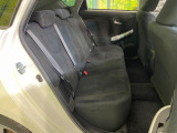 後部座席も気になるようなキズ・汚れやへたり等、大きなダメージはなく、良好な状態です。