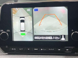 【アラウンドビューモニター】車を上から見下ろしているかのような映像で周囲の状況がひと目で確認、狭い駐車場に駐車するときも安心です♪♪障害物などがあると警告音がなりますので安心して駐車が出来ます★