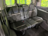 3列目シートはもちろん状態良好☆大人でもゆったりと座って頂けますので、大人数でのお出かけもラクラクです♪ご家族で、気の知れた仲間で、ドライブに行くのが楽しみですね♪