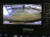 バックガイドモニターで、後方を確認しながら安心して駐車することができます。運転初心者も熟練者も必須の機能ですよ!