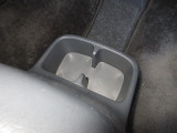 運転席と助手席の間にはドリンクホルダーがあります。取りやすい位置にありますからドライブも楽しくなりますね!