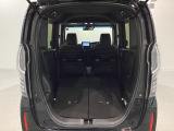 リアシートを倒すと、ラゲッジスペースを広くお使いいただけます!