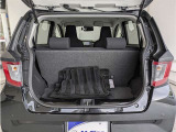 後席使用時でも、十分な荷室空間を確保しております