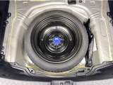 今ではオプションになってしまったスペアタイヤが装備されています。万が一の時に役立ちます☆☆