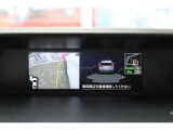 リバースギアに入れるとサイドカメラ映像とリア障害物センサー付き後退時ブレーキアシストが作動!ナビのバックカメラ映像と併せて車庫入れの大きなサポートとなります!