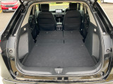 さらに後部座席を倒せば広く多くの荷物を乗せることができます♪