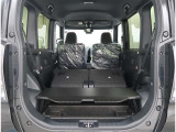 【トランクルーム】荷室の広さも十分です!シートアレンジでシートを畳めば長い荷物だって積めますね。シートアレンジの操作方法など、お気軽にご相談下さい。