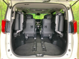 普段のお買い物や通勤、送迎等に十分な荷室スペースを確保しております。セカンドシートを倒すと、大きな荷物の積載も可能です♪