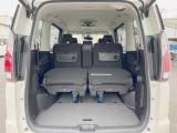 後席を格納すると、これだけの広さが!シーンに合わせたシートアレンジで、大きな荷物も積むことが出来ます♪