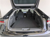 2列目シートを倒すと、大きな荷物の積載も可能です