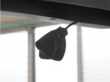 この車にはリアにもドライブレコーダーを装備しております◆映像・音声などを記録する自動車用の装置です。 もしもの事故の際の記録はもちろん、旅行の際の思い出としてドライブの映像を楽しむことができます。