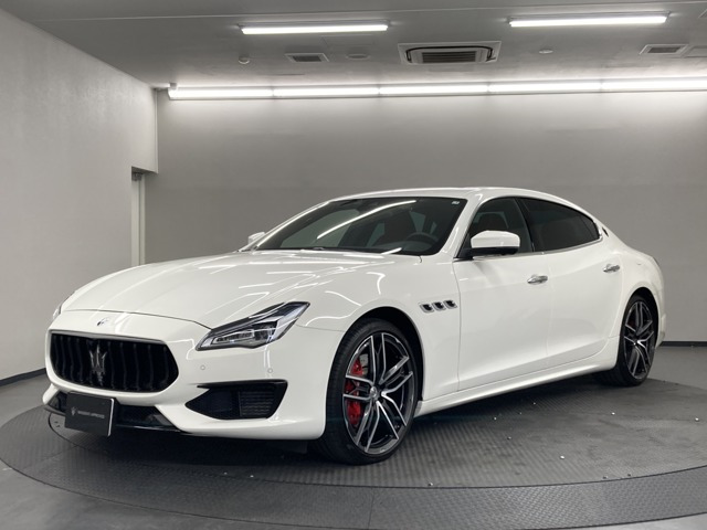 クアトロポルテ 3.0 モデナ AWD