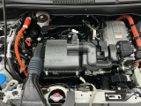 技術が詰まったエンジンルームもご覧の通りピカピカにクリーニング済みです。ハイブリッドなのでお財布にも環境にも優しいです。