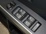 電動格納式ドアミラー・パワーウインドウを装備しています。