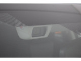 アイサイトのステレオカメラです。 このカメラが前方の危険を察知し運転をサポート。安心・安全ですね