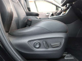 パワーシート搭載。微妙な調整が手軽にでき、ピッタリなポジションで運転することが可能です。