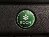 葉っぱマークのECONスイッチ!スイッチをONにするだけで、エンジンやエアコンなどを協調制御。燃費の向上に貢献します!