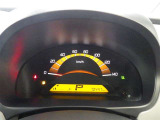 とっても見やすいメーターです。夜間時はラグジュアリーな気分にさせてくれる照明が魅力ですので、夜のドライブも楽しみになりますよ♪