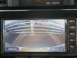 バックガイドモニターで、後方を確認しながら安心して駐車することができます。運転初心者も熟練者も必須の機能ですよ!