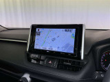 ナビゲーション付です。 ナビがあると便利、ラクラク何処でもいけます。 ナビが有るのと無いのとでは大きな違いですね。