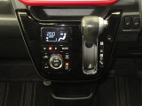 オートエアコンで暑い夏も寒い冬も快適な車内で運転出来ます。