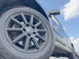 【アルミホイール】外観にマッチしたアルミホイールを装着しております。各種アルミホイールや、スタッドレスタイヤも取扱いしております。是非ご相談ください♪