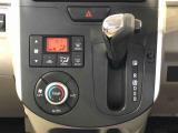 温度を設定すれば、自動で車内の温度管理をしてくれる優れものです♪ATミッションで運転楽々