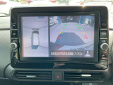 【アラウンドビューモニター】周囲を見渡せる映像で、スムースな駐車をサポートします