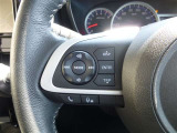 ステアリングに各種スイッチが付いてますのでとっても便利です。
