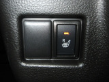 運転席シートヒーターが付いてます。寒い冬でもスイッチONで座面をあたたかくして、ドライブをさらに快適にしてくれます。