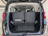 ワゴンならではの広々としたラゲージスペースを備えています。ライフスタイルに合わせていろいろな物を積み込めます!