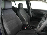 運転席のスペースはゆったりしていて、視界も広く確保されているので普段の運転からロングドライブまで快適です。