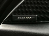 【BOSEサウンドシステム】高性能スピーカーで広がりのある、包み込むような音を体感してください。