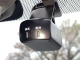 ドライブレコーダー装備です!もしもの時やあおり運転など、映像記録は証拠になるのであると安心ですね!