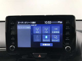 トヨタ純正8インチディスプレイオーディオ装備。