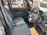 運転席まわりは、使用感も少なく良好な状態です。