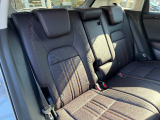 後部座席は足元が広々としていますので、ドライブ中も快適にお過ごしいただけます☆