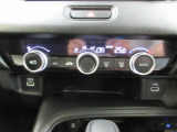 オートエアコンは操作が楽々♪USBジャック付きです。