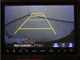 バックカメラ搭載です!車庫入れが苦手な人はもちろん、車両感覚に自信がある人にもお勧めです!見えない箇所が見えるようになるので、低い障害物や隠れてしまっている子供の存在等にも気付く事が出来ます。