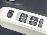 【電動格納ミラー】サイドミラーは電動格納式となっており、狭い駐車場でもキズがつくリスクを抑えられます。