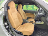 運転席シート廻りは使用感も少なく、良好な状態となっています。丁寧に使われていたことがよくわかりますね。