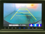 バックでの車庫入れも安心です! リアカメラが付いているバックモニター付のナビを装備しております。操作線もついており距離感も画面から確認できます。