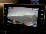 バックガイドモニターで、後方を確認しながら安心して駐車することができます。運転初心者も熟練者も必須の機能ですよ!