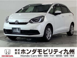 ガソリン車のフィット HOMEです。スマートキー、オートエアコン等の快適装備に加え、ホンダセンシングを搭載した1台です。