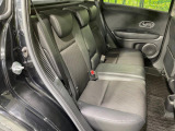 後部座席も気になるようなキズ・汚れやへたり等、大きなダメージはなく、良好な状態です。