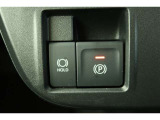 【電動パーキングブレーキ】オートモードのときは、シフトレバーの操作に応じてパーキングブレーキが自動で作動♪