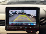 バックでの駐車が苦手な方や運転にあまり自信のない方でも後方の視界をしっかりサポート。安心して車庫入れが出来るバックカメラを装備しています!