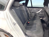 ●後部座席も気になるようなキズ・汚れやへたり等、大きなダメージはなく、良好な状態です。