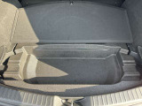 トランク下も収納があります◎