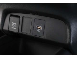 スマートフォンなどの音楽再生が可能なUSB接続ジャック装備車両です♪♪♪